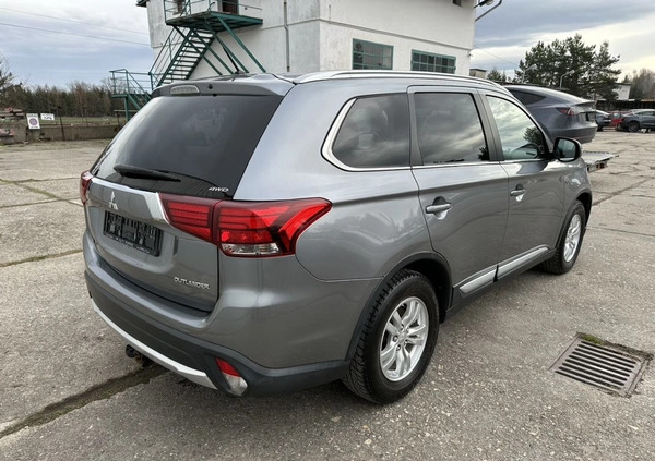 Mitsubishi Outlander cena 47700 przebieg: 67000, rok produkcji 2016 z Nysa małe 742